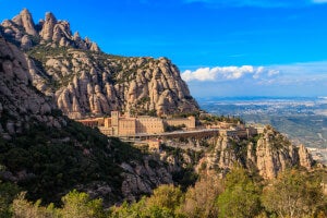 Visitare Montserrat: una guida completa e tutto ciò che devi sapere